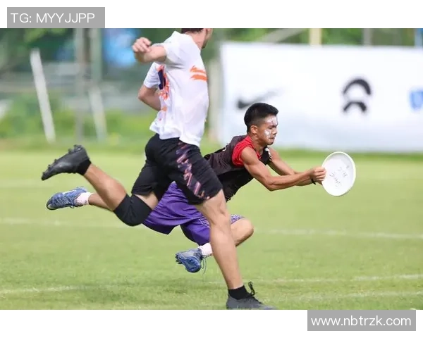 深圳飞盘队在全国飞盘速度排行榜中荣获第六名展现出强劲实力与团队合作精神