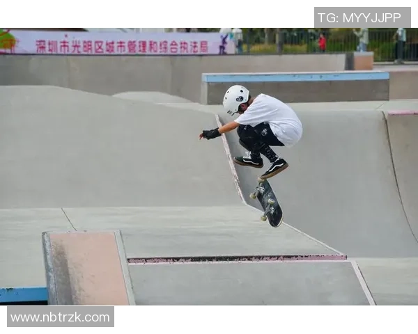 滑板战术解析：探秘北京滑板队的防守策略与技巧